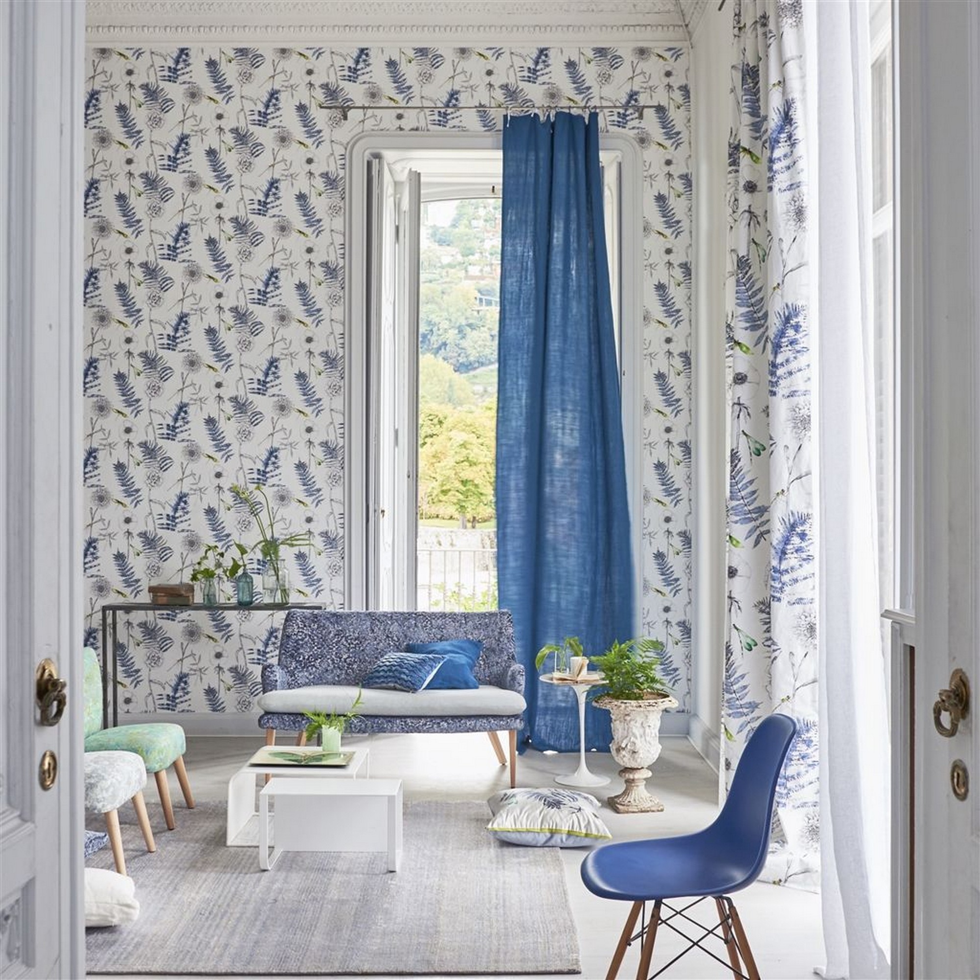 Acanthus Wallpaper Pdg1022 By Designers Guild In Indigo Blue